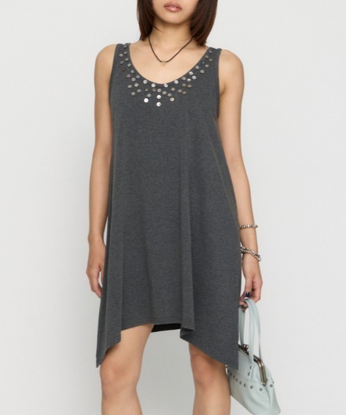 LAGUA GEM（ラグアジェム）の「SHELL BUTTON ミニワンピース（ワンピース・レディース・ブラック/チャコールグレー/ブラウン・SMALL/MEDIUM）」の3枚目の写真