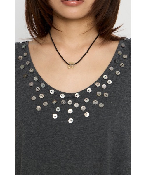 LAGUA GEM（ラグアジェム）の「SHELL BUTTON ミニワンピース（ワンピース・レディース・ブラック/チャコールグレー/ブラウン・SMALL/MEDIUM）」の21枚目の写真