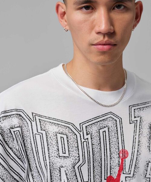 JORDAN BRAND(ジョーダンブランド)の「ジョーダン メンズ グラフィック Tシャツ / Jordan Men's Graphic T-Shirt IQ0708-100 White(Tシャツ/カットソー・メンズ・ホワイト・L/S/2XL/XL/M)」の3枚目の写真