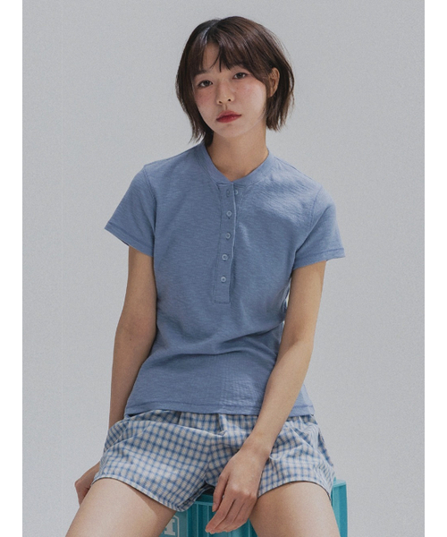ANNEHEARTS(アンハーツ)の「Henley Neck Cotton Tee_BLUE(Tシャツ/カットソー・レディース・その他・FREE)」の1枚目の写真