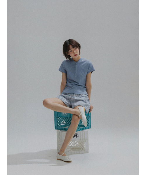 ANNEHEARTS(アンハーツ)の「Henley Neck Cotton Tee_BLUE(Tシャツ/カットソー・レディース・その他・FREE)」の2枚目の写真