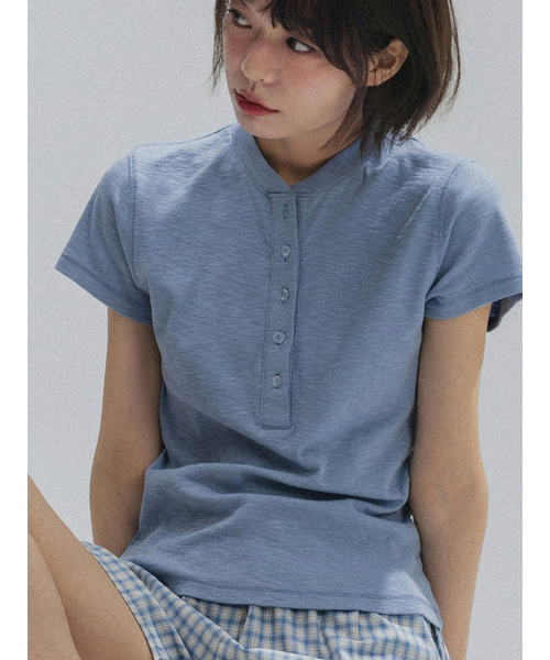 ANNEHEARTS(アンハーツ)の「Henley Neck Cotton Tee_BLUE(Tシャツ/カットソー・レディース・その他・FREE)」の5枚目の写真