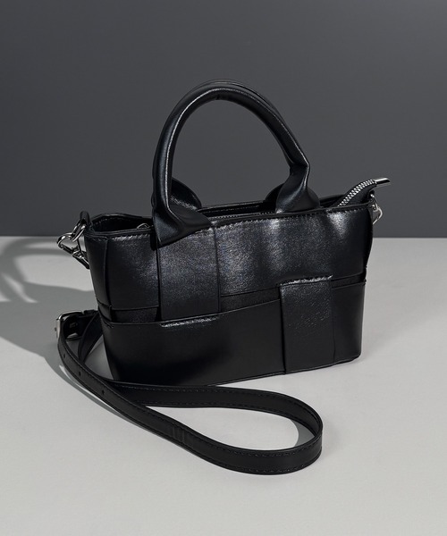 folka(フォルカ)の「4E79-KR 2WAY スクエアミニバッグ(ショルダーバッグ・レディース・ブラック・ONESIZE)」の1枚目の写真