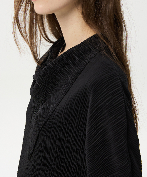 MIDNLOW(ミッドアンドロー)の「Pleats Scarf T-shirts (Black)(Tシャツ/カットソー・レディース・その他・FREE)」の5枚目の写真