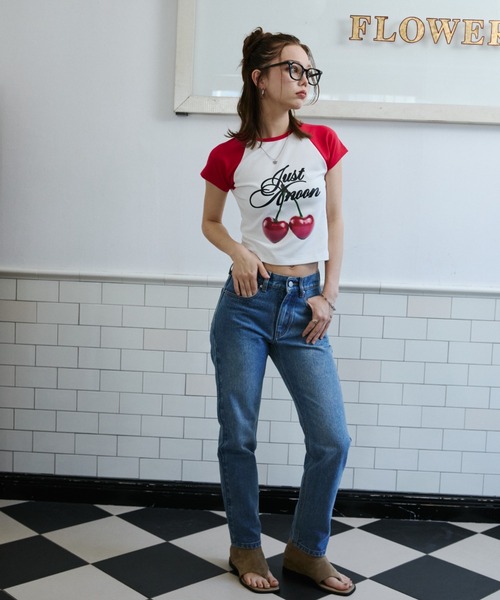 JUST A NOON(ジャストアヌーン)の「メタルロゴスタッズデニムパンツ(デニムパンツ・レディース・ブルー・MEDIUM/SMALL)」の17枚目の写真