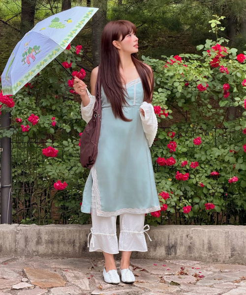 SINOON(シヌーン)の「Satin Lace Ribbon Onepiece (Moss Green)(ワンピース・レディース・ライトグリーン・FREE)」の1枚目の写真