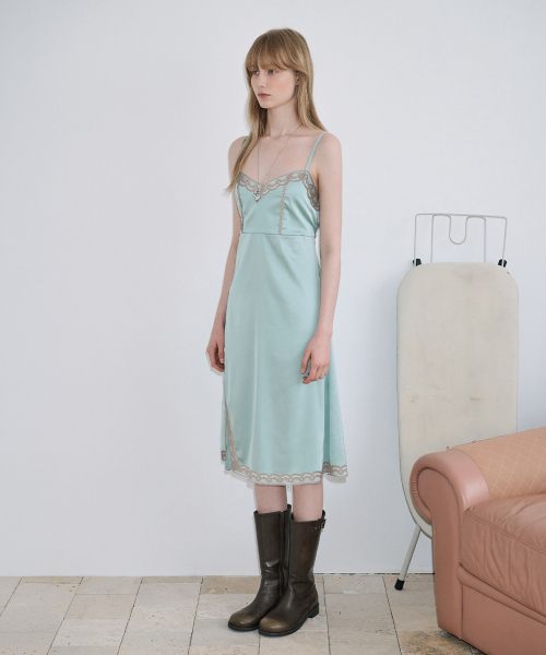 SINOON(シヌーン)の「Satin Lace Ribbon Onepiece (Moss Green)(ワンピース・レディース・ライトグリーン・FREE)」の2枚目の写真
