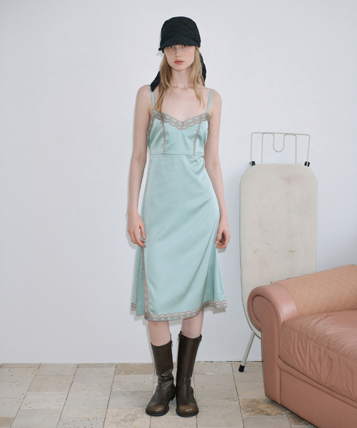 SINOON(シヌーン)の「Satin Lace Ribbon Onepiece (Moss Green)(ワンピース・レディース・ライトグリーン・FREE)」の3枚目の写真