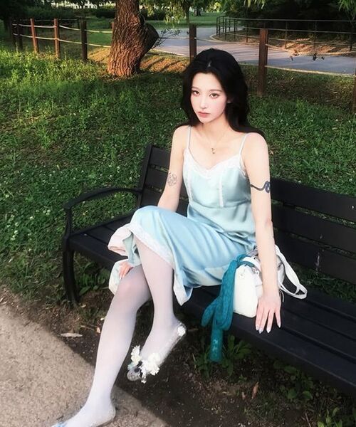 SINOON(シヌーン)の「Satin Lace Ribbon Onepiece (Moss Green)(ワンピース・レディース・ライトグリーン・FREE)」の6枚目の写真