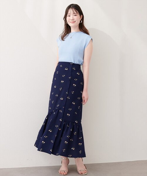 natural couture(ナチュラルクチュール)の「フロントボタンマーメイドスカート(スカート・レディース・ブラック/サックスブルー/オフホワイト/ネイビー・FREE)」の15枚目の写真