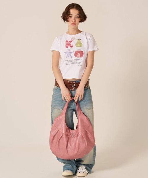 TINA:JOJUN(ティーナジョジュン)の「ラウンド フォルム タック ショルダーバッグ TINA:JOJUN(ショルダーバッグ・レディース・ブラック/ピンク・150)」の7枚目の写真