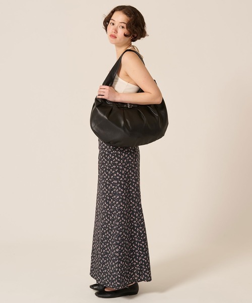 TINA:JOJUN(ティーナジョジュン)の「ラウンド フォルム タック ショルダーバッグ TINA:JOJUN(ショルダーバッグ・レディース・ブラック/ピンク・150)」の13枚目の写真