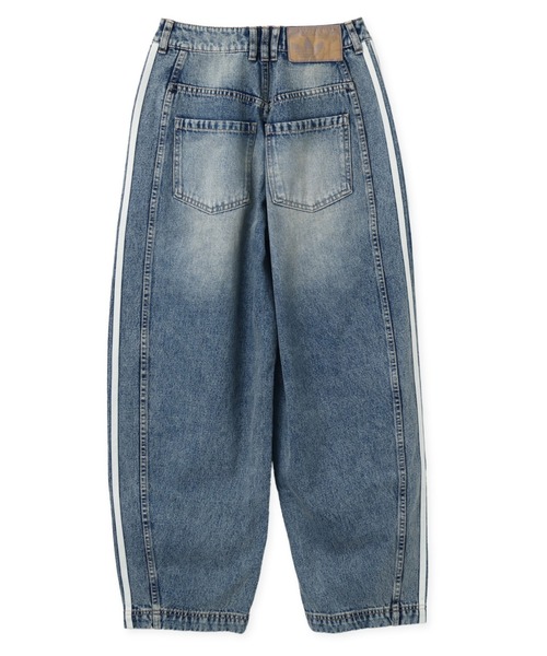 adidas(アディダス)の「adidas DENIM BARREL PANTS / アディダス デニム バレル パンツ(デニムパンツ・レディース・ライトインディゴブルー・24inch/25inch/26inch/27inch)」の4枚目の写真