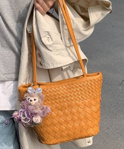 ONEP STAR（ワンピスター）の「編み込みショルダーバック（ショルダーバッグ・レディース・グレイッシュブルー/ブラック/イエロー/ピンク・FREE）」の5枚目の写真