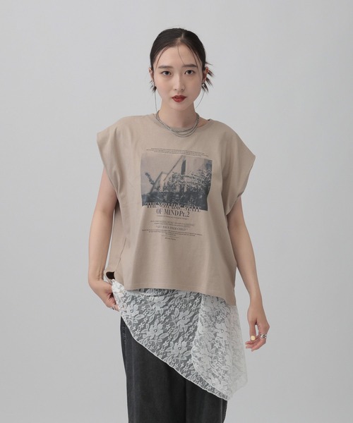 LEPSIM（レプシィム）の「フォトロゴプリントノースリーブ　778710（Tシャツ/カットソー・レディース・チャコールグレー/ベージュ/オフホワイト・FREE）」の3枚目の写真