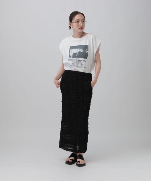 LEPSIM（レプシィム）の「フォトロゴプリントノースリーブ　778710（Tシャツ/カットソー・レディース・チャコールグレー/ベージュ/オフホワイト・FREE）」の4枚目の写真