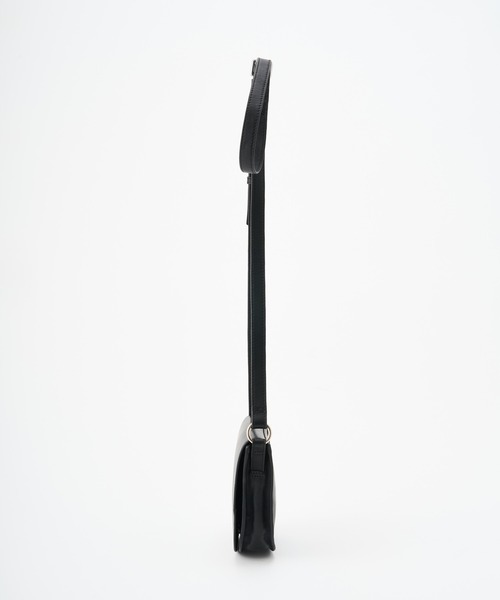 ONE.(ワンドット)の「【ONE./ワンドット】Mini Flap Shoulder Bag / 撥水レザー(ショルダーバッグ・メンズ・ブラック・FREE)」の4枚目の写真
