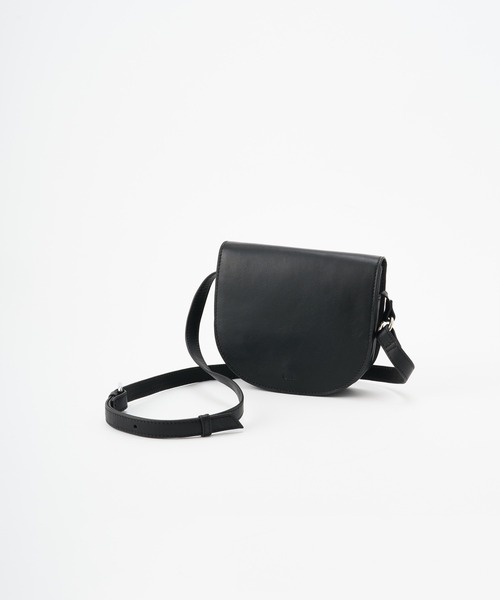 ONE.(ワンドット)の「【ONE./ワンドット】Mini Flap Shoulder Bag / 撥水レザー(ショルダーバッグ・メンズ・ブラック・FREE)」の8枚目の写真