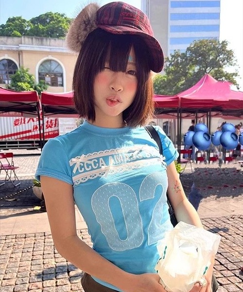 AsheKsha(アシクシャ)の「【Y2K 甘めガーリー】レースリボン数字プリントスリムショートTシャツ(Tシャツ/カットソー・レディース・ブルー・M)」の22枚目の写真
