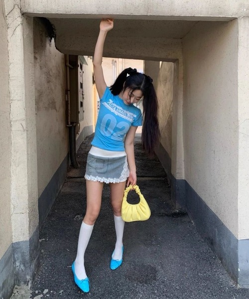 AsheKsha(アシクシャ)の「【Y2K 甘めガーリー】レースリボン数字プリントスリムショートTシャツ(Tシャツ/カットソー・レディース・ブルー・M)」の14枚目の写真