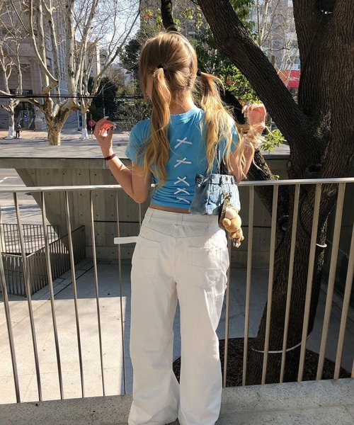 AsheKsha(アシクシャ)の「【Y2K 甘めガーリー】レースリボン数字プリントスリムショートTシャツ(Tシャツ/カットソー・レディース・ブルー・M)」の6枚目の写真
