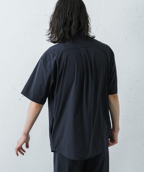 URBAN RESEARCH（アーバンリサーチ）の「『撥水/接触冷感』『UR TECH MoLight』PACKABLE SHIRTS（シャツ/ブラウス・メンズ・チャコールグレー/ブラック・MEDIUM/LARGE）」の11枚目の写真