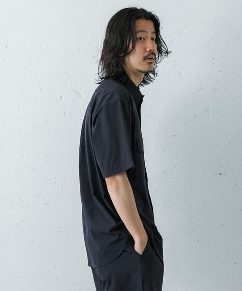 URBAN RESEARCH（アーバンリサーチ）の「『撥水/接触冷感』『UR TECH MoLight』PACKABLE SHIRTS（シャツ/ブラウス・メンズ・チャコールグレー/ブラック・MEDIUM/LARGE）」の12枚目の写真