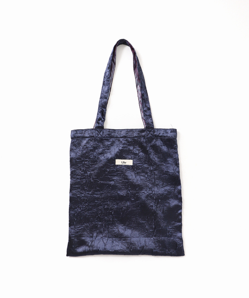 Uhr(ウーア)の「Uhr/ウーア Crush Satin Tote トートバッグ(トートバッグ・レディース・シルバー/ネイビー/ピンク・FREE)」の7枚目の写真
