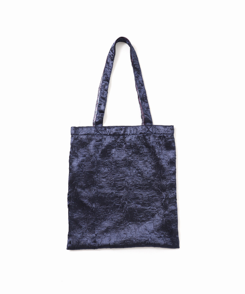 Uhr(ウーア)の「Uhr/ウーア Crush Satin Tote トートバッグ(トートバッグ・レディース・シルバー/ネイビー/ピンク・FREE)」の8枚目の写真