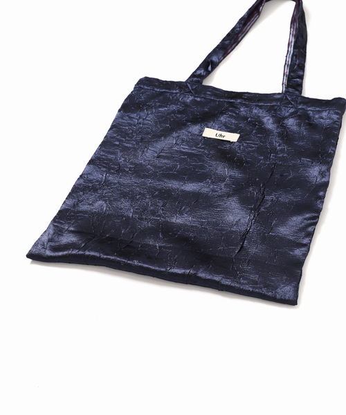 Uhr(ウーア)の「Uhr/ウーア Crush Satin Tote トートバッグ(トートバッグ・レディース・シルバー/ネイビー/ピンク・FREE)」の9枚目の写真