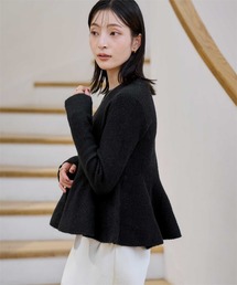美シルエットペプラムニット