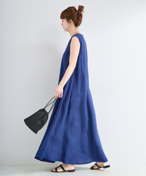 B.C STOCK(ベーセーストック)の「《追加10》手洗い可 / リネンレーヨンスリーブレスワンピース(ワンピース・レディース・ブルー/コバルトブルー/レッド/ブラック/パープル/ライトブルー・MEDIUM/SMALL)」の9枚目の写真