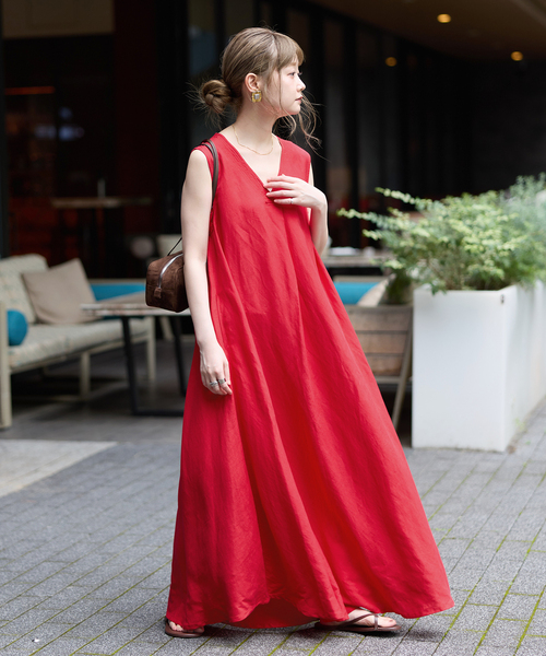 B.C STOCK(ベーセーストック)の「《追加10》手洗い可 / リネンレーヨンスリーブレスワンピース(ワンピース・レディース・ブルー/コバルトブルー/レッド/ブラック/パープル/ライトブルー・MEDIUM/SMALL)」の19枚目の写真