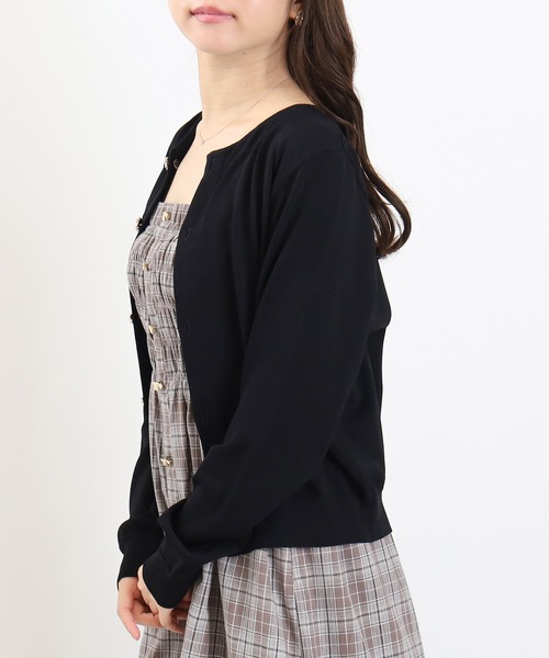 ASTORIA ODIER（アストリアオディール）の「パールビジューボタン長袖カーディガン(UVカット/冷房対策/ウォッシャブル)（カーディガン/ボレロ・レディース・ネイビー/ワイン/ブラウン/ブラック・MEDIUM/LARGE）」の7枚目の写真