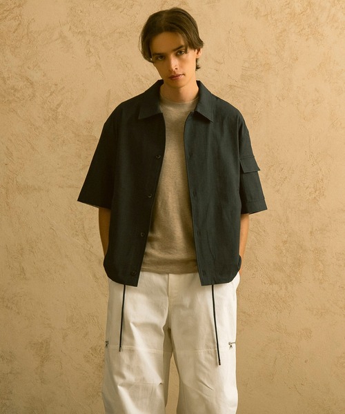 CIRCLEE（サークリー）の「CIRCLEE(サークリー)リネンシルクブレンド スキッパーシャツ（シャツ/ブラウス・メンズ・ネイビー・XL/L/M）」の4枚目の写真