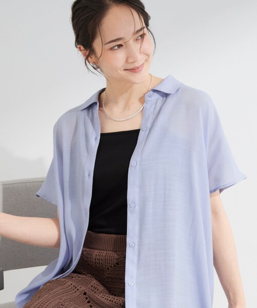 SHOO・LA・RUE(シューラルー)の「【ひんやり/UV】ほんのりシアーで上品な バックギャザーブラウス(シャツ/ブラウス・レディース・イエロー系その他/ブラック/ライトブルー/ダークブラウン・00)」の3枚目の写真