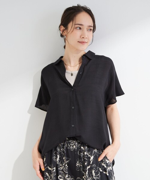 SHOO・LA・RUE(シューラルー)の「【ひんやり/UV】ほんのりシアーで上品な バックギャザーブラウス(シャツ/ブラウス・レディース・イエロー系その他/ブラック/ライトブルー/ダークブラウン・00)」の14枚目の写真