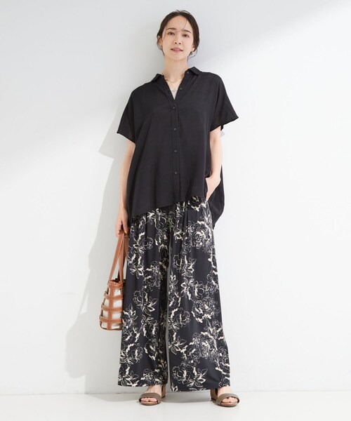 SHOO・LA・RUE(シューラルー)の「【ひんやり/UV】ほんのりシアーで上品な バックギャザーブラウス(シャツ/ブラウス・レディース・イエロー系その他/ブラック/ライトブルー/ダークブラウン・00)」の8枚目の写真