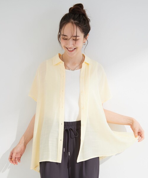 SHOO・LA・RUE(シューラルー)の「【ひんやり/UV】ほんのりシアーで上品な バックギャザーブラウス(シャツ/ブラウス・レディース・イエロー系その他/ブラック/ライトブルー/ダークブラウン・00)」の20枚目の写真