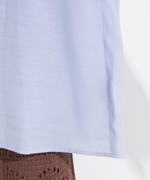 SHOO・LA・RUE(シューラルー)の「【ひんやり/UV】ほんのりシアーで上品な バックギャザーブラウス(シャツ/ブラウス・レディース・イエロー系その他/ブラック/ライトブルー/ダークブラウン・00)」の7枚目の写真