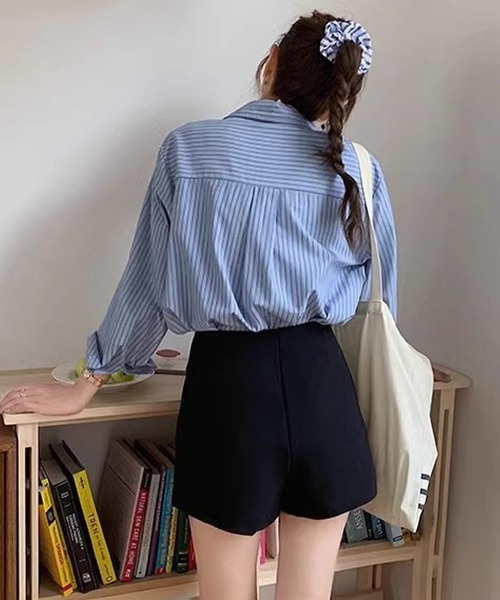 DAY CLOSET(デイ クローゼット)の「【ミニ丈/裏地付き】韓国っぽ美脚見せスカパン。アシンメトリー ラップミニスカート風 ショートパンツ レディース(スカート・レディース・ブラック/ダークグレー/オフホワイト・L/S/M/XL)」の4枚目の写真