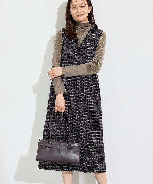 INDIVI(インディヴィ)の「【華やか/スタイルUP】上品ツイードジャンパードレス(ワンピース・レディース・ブラック系3/ホワイト系6・15 /13/34/38/05)」の2枚目の写真