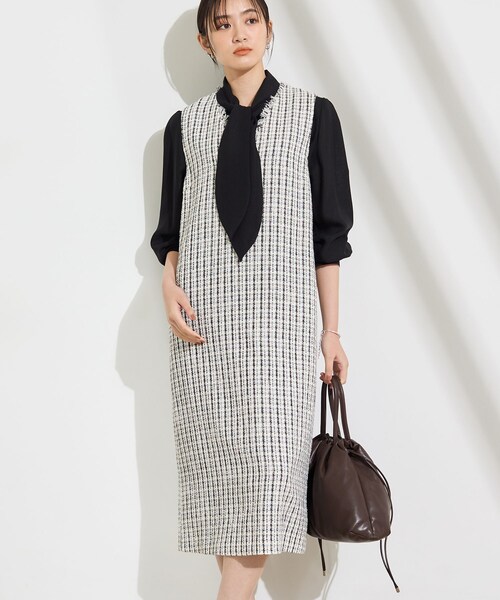 INDIVI(インディヴィ)の「【華やか/スタイルUP】上品ツイードジャンパードレス(ワンピース・レディース・ブラック系3/ホワイト系6・15 /13/34/38/05)」の4枚目の写真