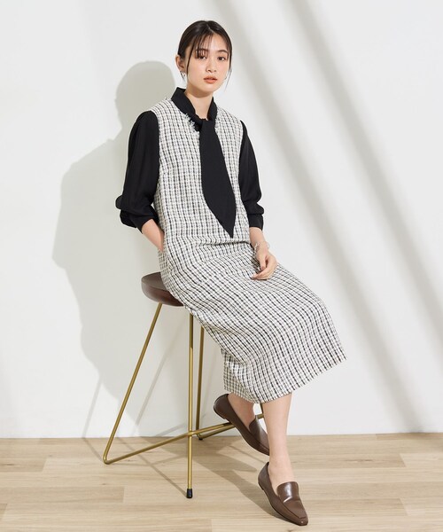 INDIVI(インディヴィ)の「【華やか/スタイルUP】上品ツイードジャンパードレス(ワンピース・レディース・ブラック系3/ホワイト系6・15 /13/34/38/05)」の5枚目の写真