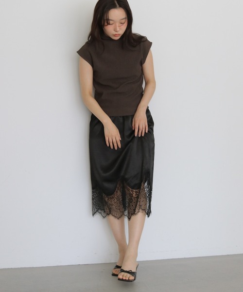 cheriella(シェリエラ)の「【cheriella】サテンレースミディスカート SATIN LACE MIDI SKIRT(スカート・レディース・ブラック/アイボリー・FREE)」の22枚目の写真