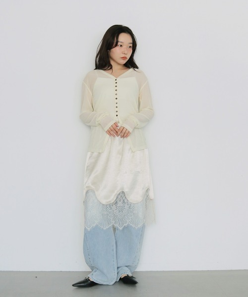 cheriella(シェリエラ)の「【cheriella】サテンレースミディスカート SATIN LACE MIDI SKIRT(スカート・レディース・ブラック/アイボリー・FREE)」の11枚目の写真