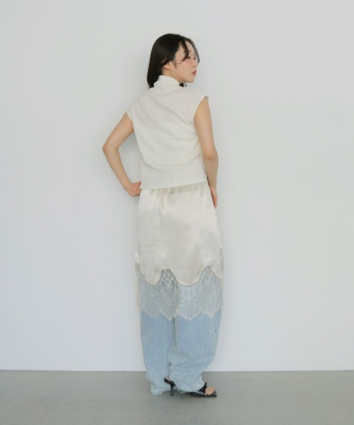 cheriella(シェリエラ)の「【cheriella】サテンレースミディスカート SATIN LACE MIDI SKIRT(スカート・レディース・ブラック/アイボリー・FREE)」の17枚目の写真