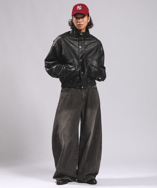 RAGEBLUE（レイジブルー）の「SYNTHETIC LEATHER  STAND NECK BOMBER JACKET/シンセティックレザースタンドネックボンバーブルゾン（ブルゾン・メンズ・ブラック・MEDIUM/LARGE）」の2枚目の写真