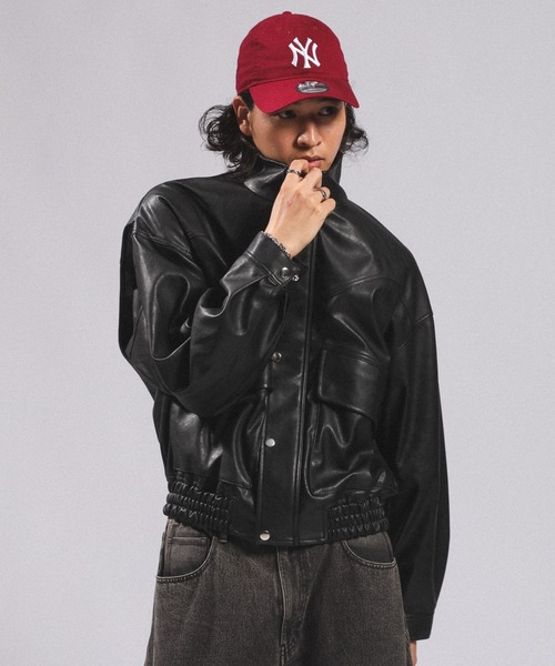 RAGEBLUE（レイジブルー）の「SYNTHETIC LEATHER  STAND NECK BOMBER JACKET/シンセティックレザースタンドネックボンバーブルゾン（ブルゾン・メンズ・ブラック・MEDIUM/LARGE）」の8枚目の写真