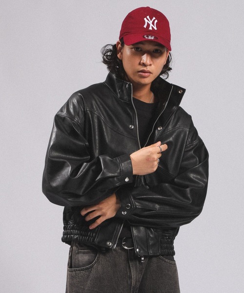 RAGEBLUE（レイジブルー）の「SYNTHETIC LEATHER  STAND NECK BOMBER JACKET/シンセティックレザースタンドネックボンバーブルゾン（ブルゾン・メンズ・ブラック・MEDIUM/LARGE）」の9枚目の写真